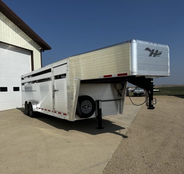 New 2024 Hillsboro 24′ Livestock Trailer – Three Compartments - Image 14