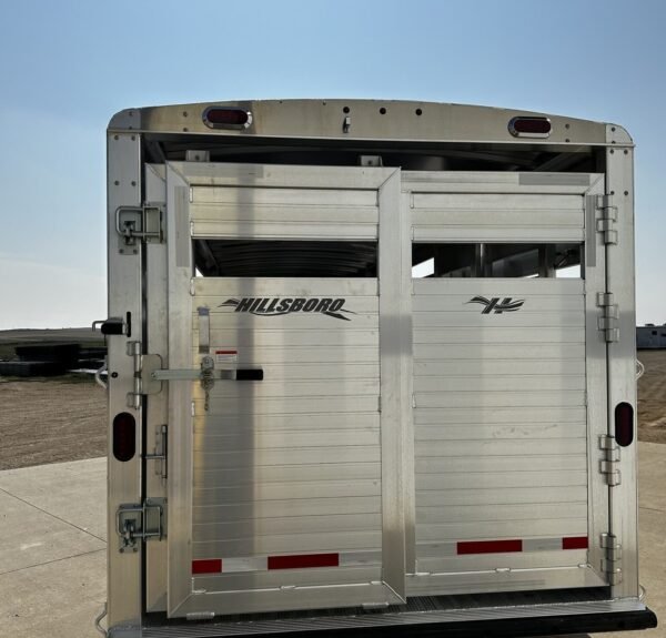 New 2024 Hillsboro 24′ Livestock Trailer – Three Compartments - Image 11