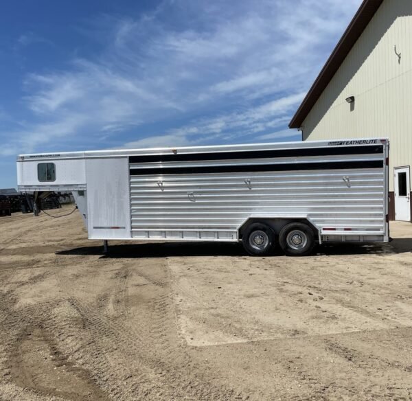 Used 2010 Featherlite 24FT Stock Combo – 2 Compartments - Image 11