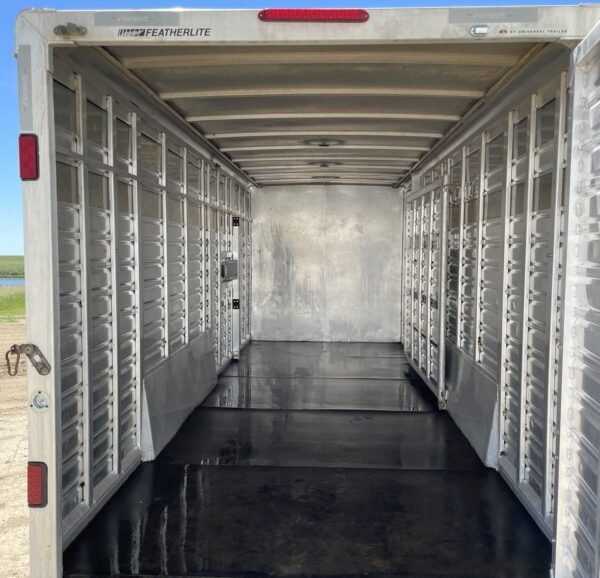 Used 2010 Featherlite 24FT Stock Combo – 2 Compartments - Image 12