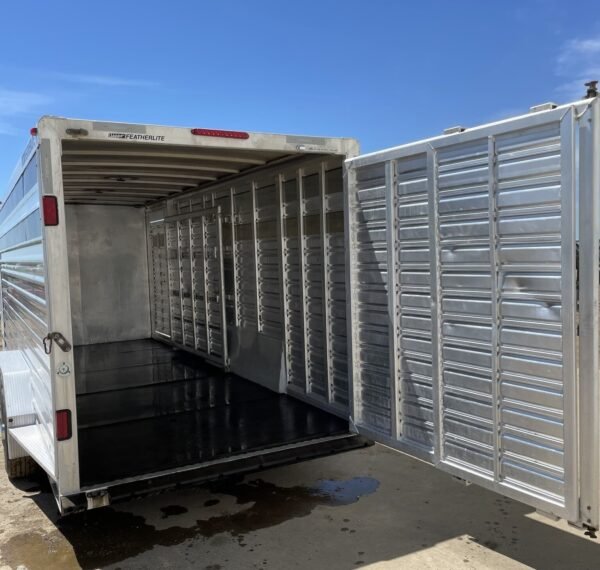Used 2010 Featherlite 24FT Stock Combo – 2 Compartments - Image 13