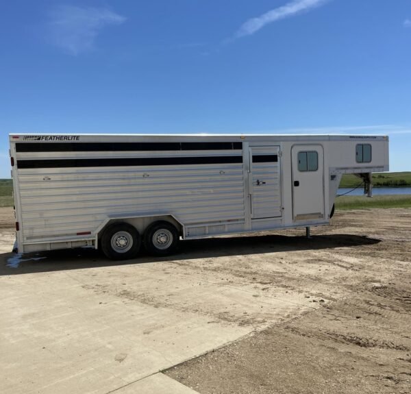 Used 2010 Featherlite 24FT Stock Combo – 2 Compartments - Image 4