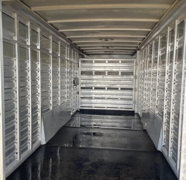 Used 2010 Featherlite 24FT Stock Combo – 2 Compartments - Image 14
