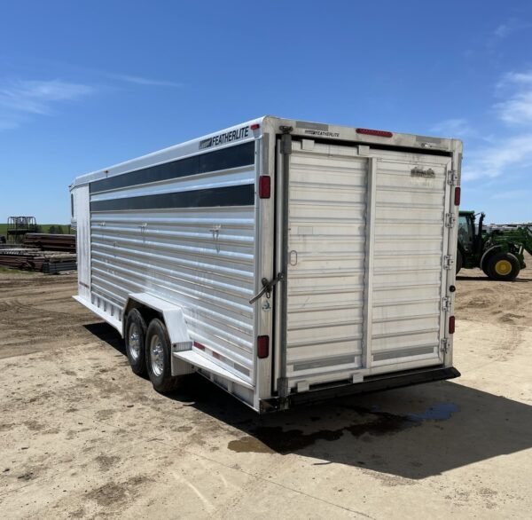Used 2010 Featherlite 24FT Stock Combo – 2 Compartments - Image 16