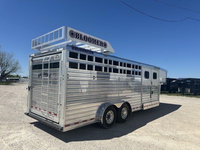 2020 Bloomer 4 Horse Stock Combo Trainer Tack Horse Trailer - Image 9