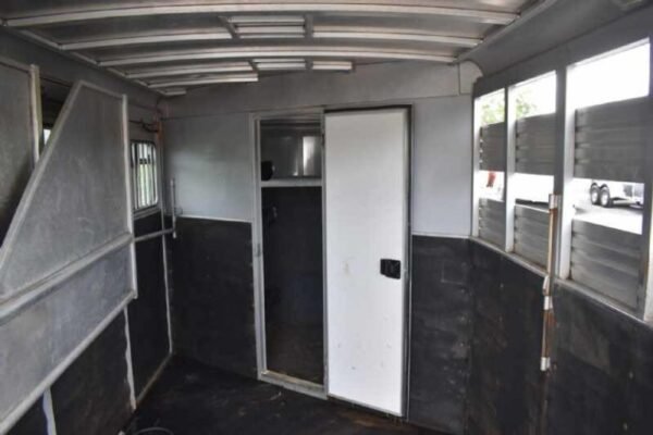 2018 Adam 7304GN 3 Horse Trailer - Image 9