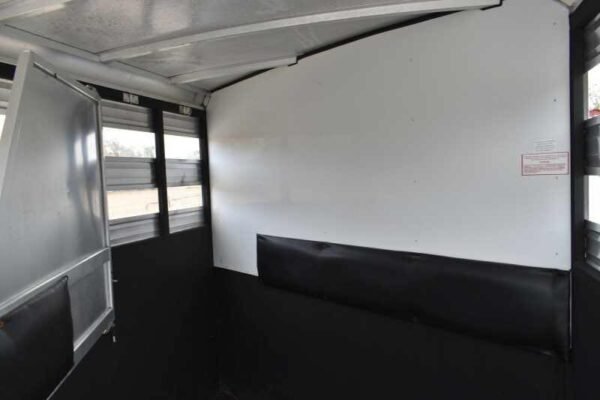 2005 Sundowner Sunlite 2 Horse Trailer - Image 8