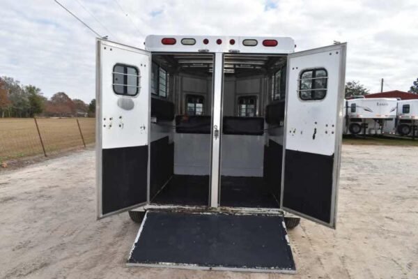 2001 CM Odyssey 2 Horse Trailer - Image 15