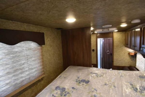 2018 Lakota Charger LQ Stock Trailer with 9′ Short Wall - Image 9