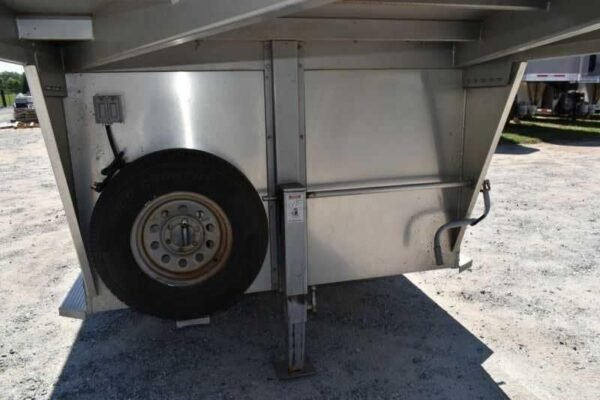 Used 2005 Silver Star 2HGNLQ 2 Horse Trailer with 4′ Short Wall - Image 15