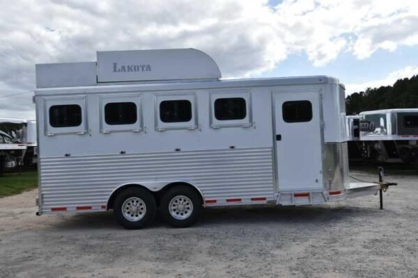 2018 Lakota 84HBPSL 4 Horse Trailer with 2′ Short Wall - Image 2