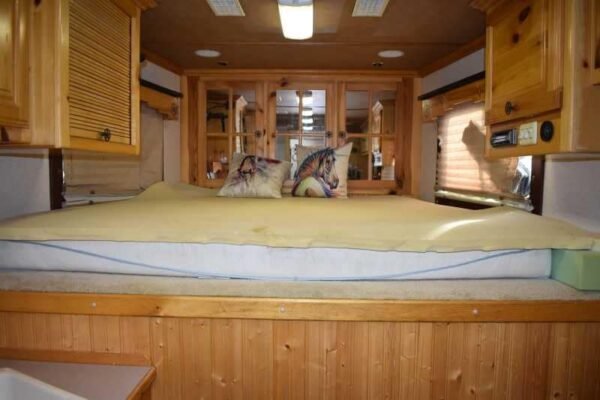 2003 Bloomer 8414LQ 4 Horse Trailer with 14′ Short Wall - Image 20