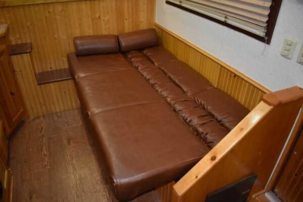 2003 Bloomer 8414LQ 4 Horse Trailer with 14′ Short Wall - Image 19