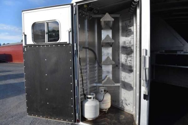 2006 Platinum 8410LQ 4 Horse Trailer with 9′ Short Wall - Image 21