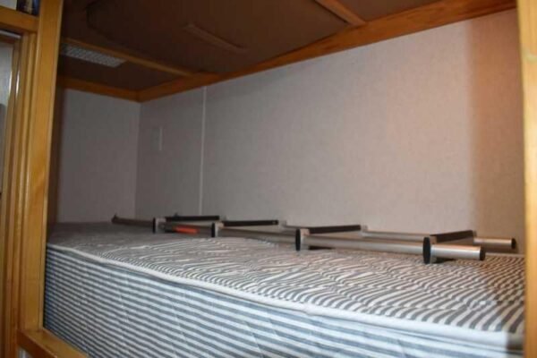 2003 Bloomer 8414LQ 4 Horse Trailer with 14′ Short Wall - Image 11