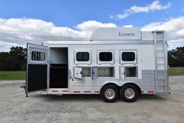 2018 Lakota 84HBPSL 4 Horse Trailer with 2′ Short Wall - Image 8