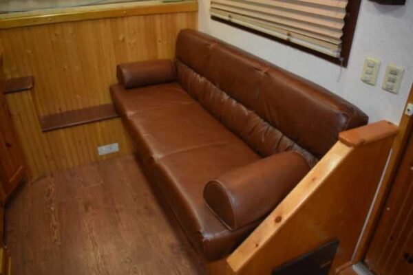 2003 Bloomer 8414LQ 4 Horse Trailer with 14′ Short Wall - Image 18