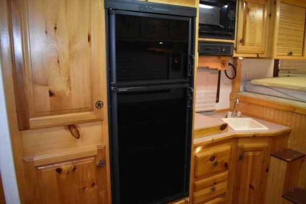 2003 Bloomer 8414LQ 4 Horse Trailer with 14′ Short Wall - Image 13