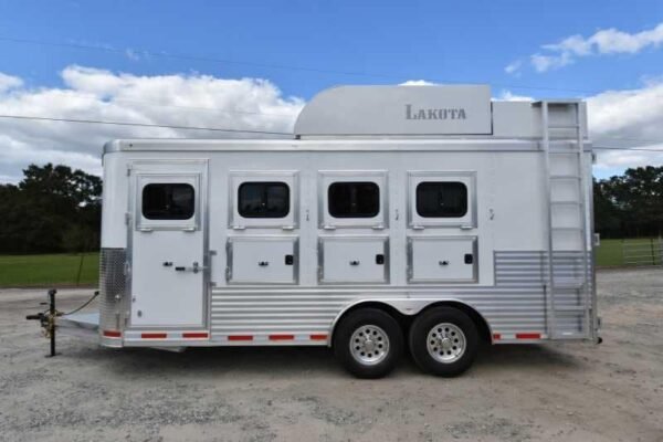 2018 Lakota 84HBPSL 4 Horse Trailer with 2′ Short Wall - Image 6