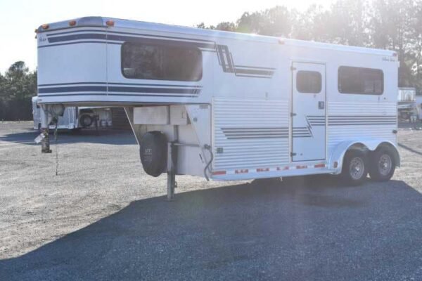 Used 1998 Silver Star 2HGN 2 Horse Trailer with 6′ Short Wall - Image 3