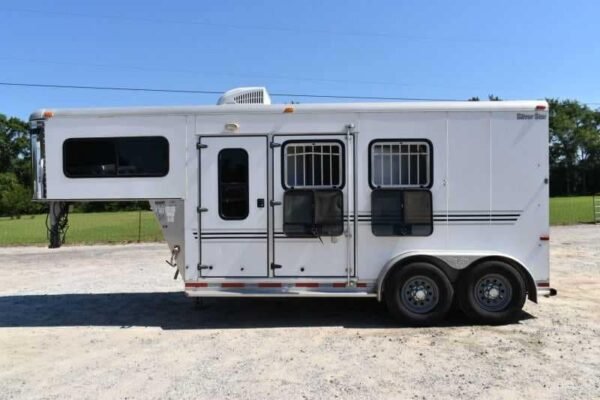 Used 2005 Silver Star 2HGNLQ 2 Horse Trailer with 4′ Short Wall - Image 3