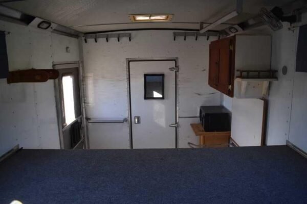 Used 1998 Silver Star 2HGN 2 Horse Trailer with 6′ Short Wall - Image 6
