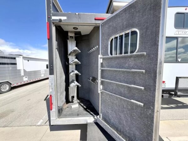 Used 2013 Bloomer 4 Horse 16′ LQ, 7’Slide, Air Ride, Pod, Mister/Water Sys  Air ride, HWH Slide, Integrated Pod - Image 21