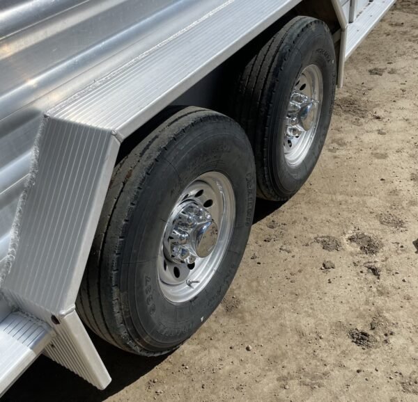 2013 Featherlite 30FT Stock Combo – 3 Compartments - Image 15