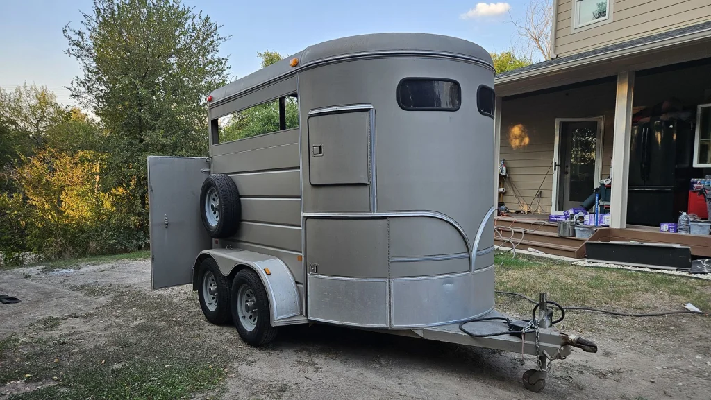 2 Horse Horse Trailer